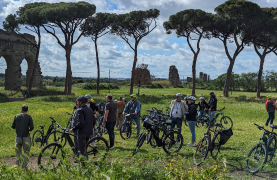 Appia Antica and Catacombs by ebike: guided tour with Private Transfer from Circus Maximus